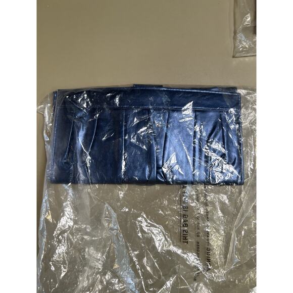 Miche Classic Hayley Purse Insert With 4 Interchangeable Magnetic Covers - Picture 8 of 16